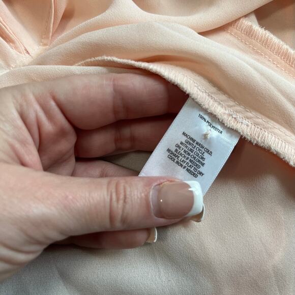 Leith Pink Ruffle Short Sleeve Blouse Size Small - Picture 3 of 6